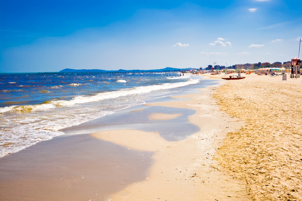 Пляж Римини / Фото: Shutterstock.com