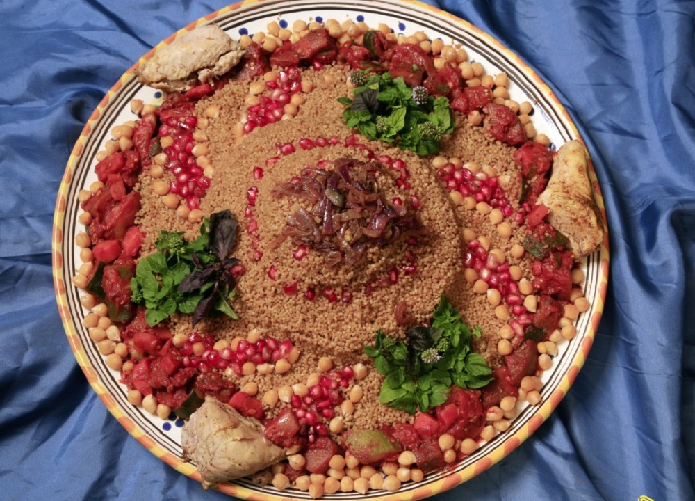Кускус с цыплёнком, гранатом и восточными специями